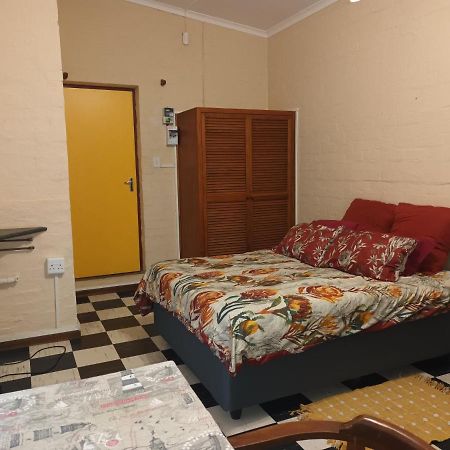 Peaceful 1-Bedroom Granny Flat In Sunnyside Grahamstown Ngoại thất bức ảnh