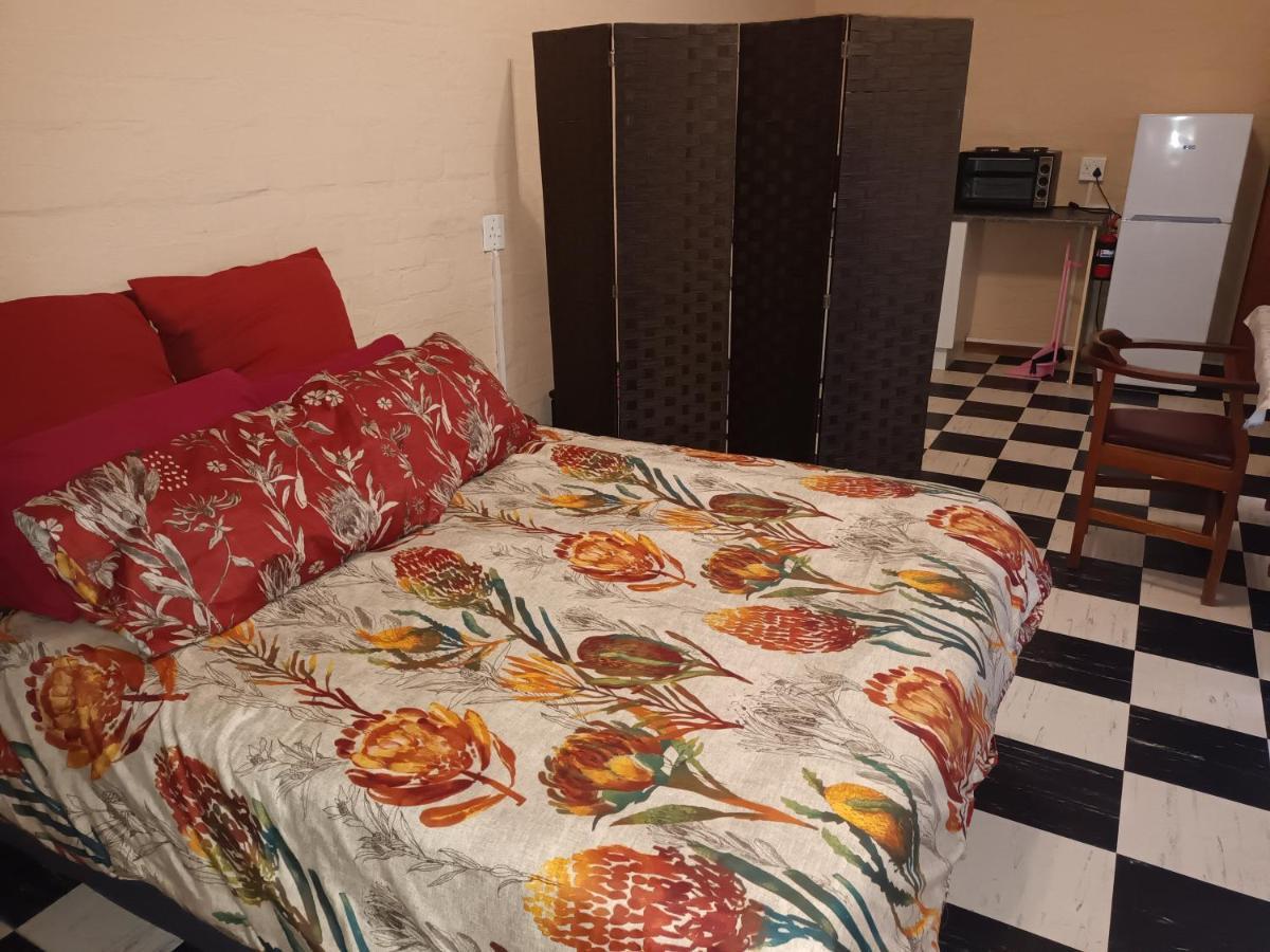 Peaceful 1-Bedroom Granny Flat In Sunnyside Grahamstown Ngoại thất bức ảnh